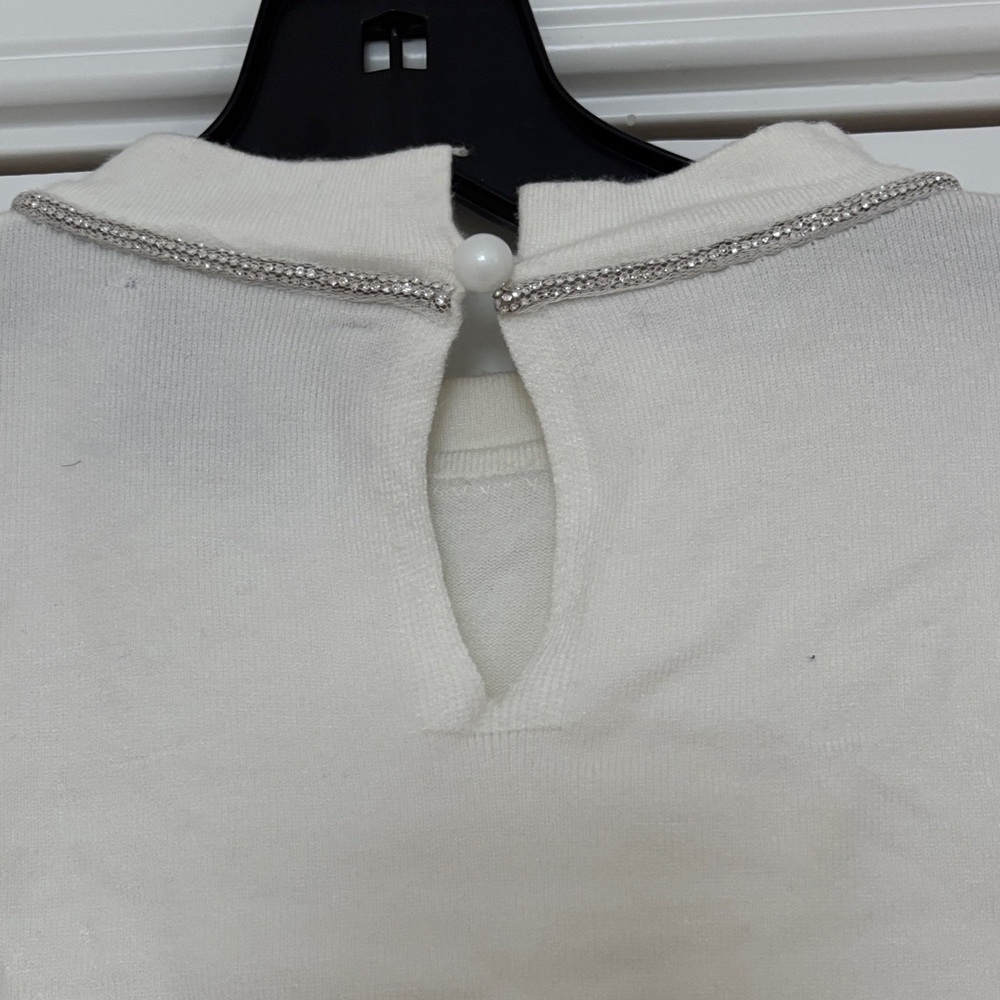 Elegant White Sweater with diamond neck trim - Picture 4 of 4